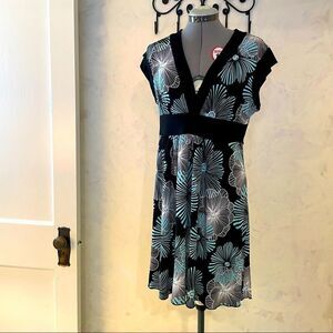Speechless comfy dress v neck black and aqua floral dress with sash XL
